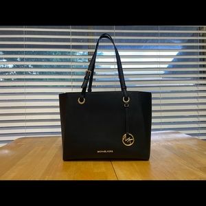 Black Michael Kors tote